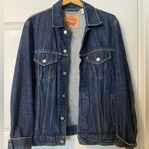 Levi’s dark denim jean jacket